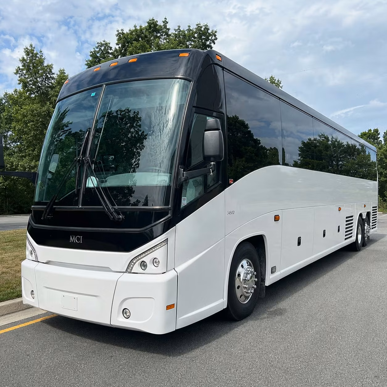 church group and school field trip bus rentals for long distance travel out of franklin